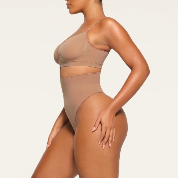 NEW SKIMS Sculpting Seamless HIGH-WAISTED THONG NWOB size XS - Picture 8 of 8